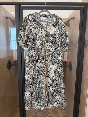 Umgee Black and White Floral Midi Dress